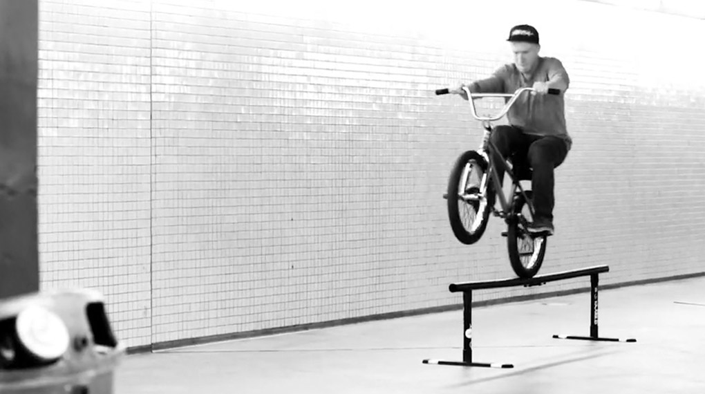 Für den Subrosa Street Rail Jam in Frankfurt werden einige der bekanntesten Spots der Stadt mit nicht weniger als vier transportablen Street Rails gepimpt.