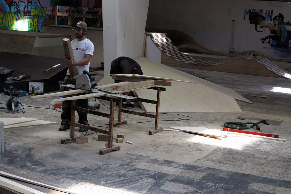 Mellowpark unterstützt Zuppermarket! Vorne sehen wir eine neue Hip und im Hintergrund steht der gestern bereits erwähnte Pumptrack.