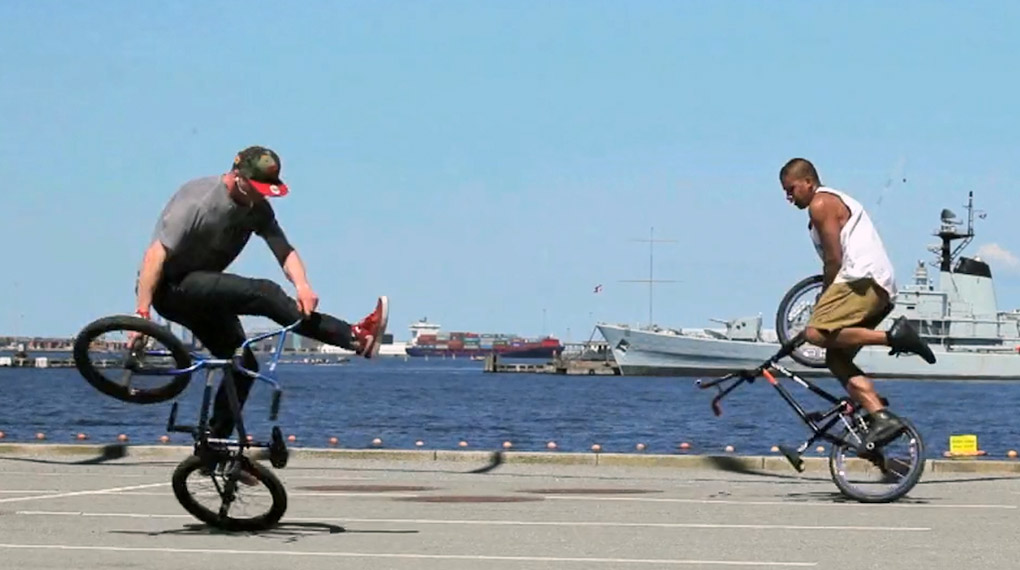 Camilo Gutierrez und Waldemar Fatkin waren in Skandinavien, um sich Land und Leute anzugucken und auf dem Roskilde Festival Flatlandshows zu fahren.