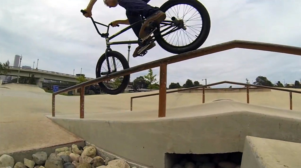 Carlo Hoffmann hat von seinem Besuch auf dem #bmxday 2015 in Chicago ein kleines Video zusammengeschnitten. Gönn