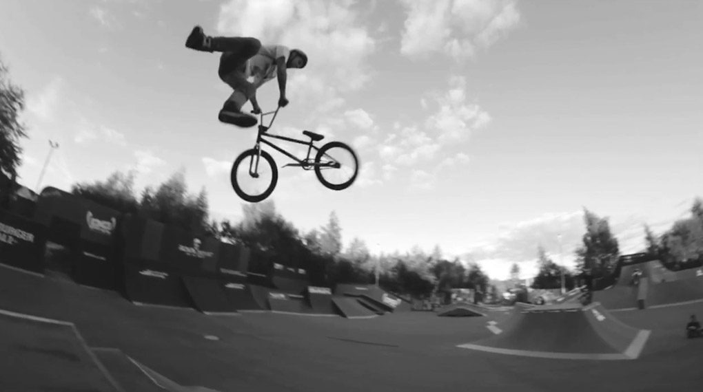 Hier ist der Trailer für das Video von der Radio Bikes Great North Tour mit Leon Hoppe, Kenneth Tancre, Christoph Werner, Christian Lutz und Basti Schweizer.