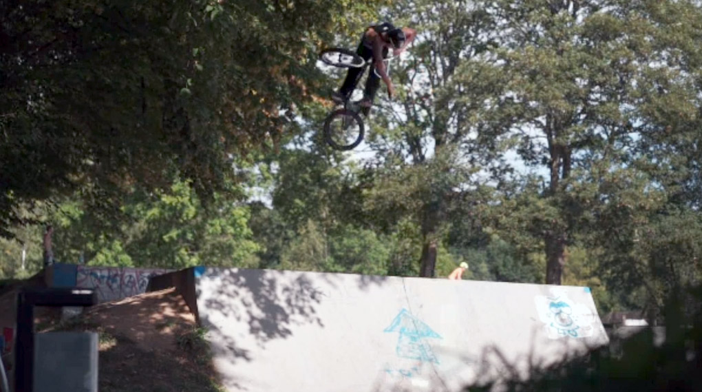 Fabian Haugk hat seinen Welcome-Edit für Volume Bikes und Demolition Parts im Mercyland Zwickau gefilmt. Am Besten sofort mal reingucken!