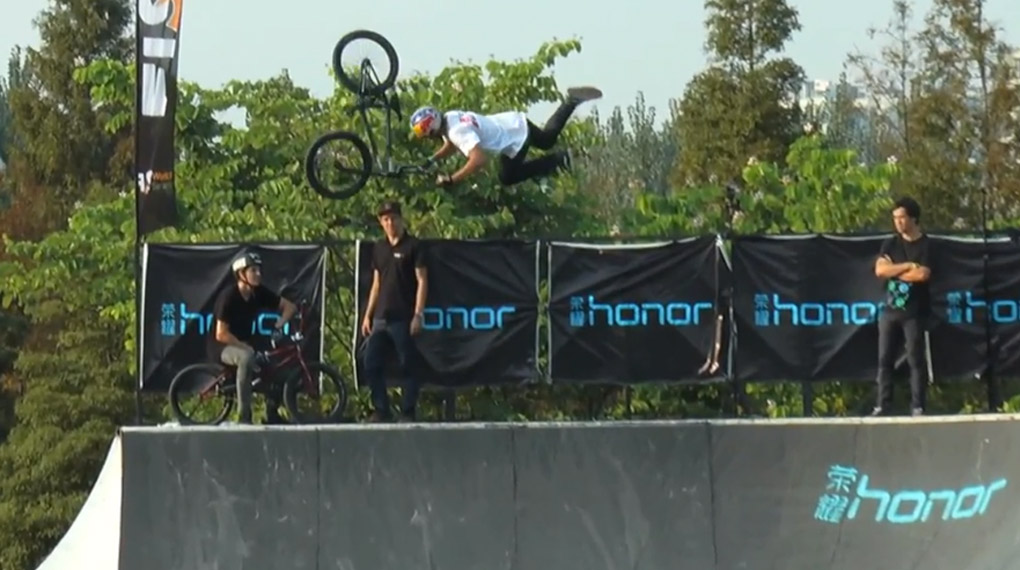 Hier sind die Highlights von der Best-Trick-Wertung beim BMX-Contest auf dem FISE World Chengdu 2015 mit Martin Logan, Drew Bezanson, Paul Thölen uvm.
