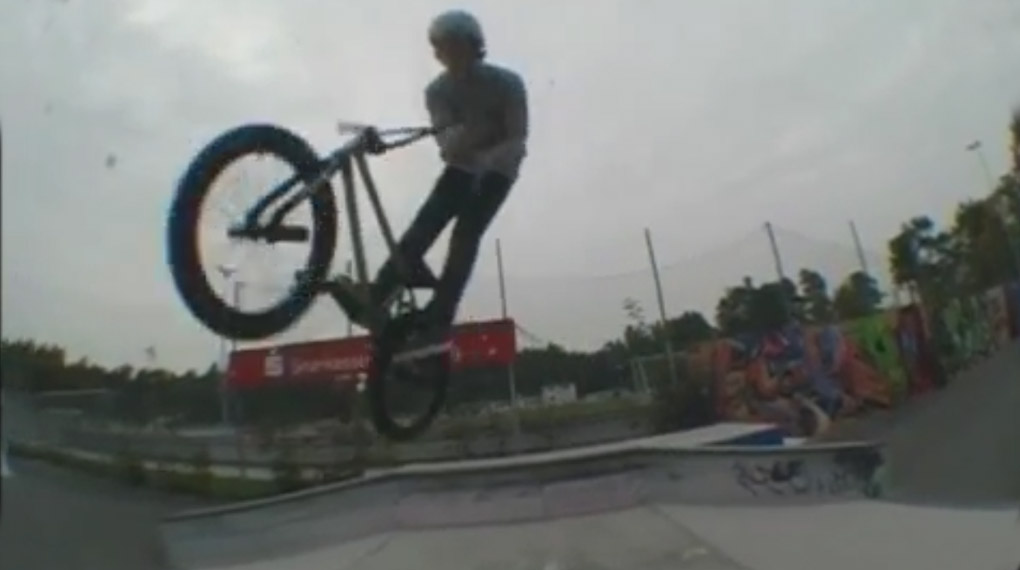 Jannik Pertz von der Hangloose Crew aus Aachen hat ein paar Tage in Nürnberg gechillt. Hier sind die besten Clips seines Besuchs in der Frankenmetropole.