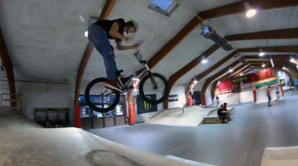 Kevin Böck aus Klagenfurt hat für dieses Video ein Jahr lang Clips im Mega Point Indoorpark gesammelt und dabei kein Obstacle ausgelassen. Mehr dazu hier.