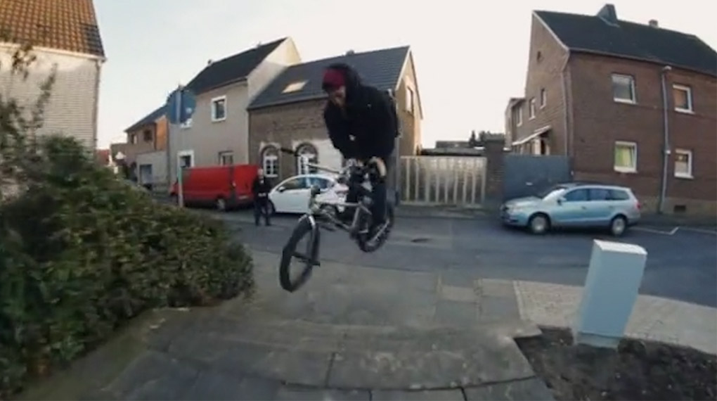 Nico van Loon ist neu auf The Fella und hat zum Einstand gleich mal einen Welcome-Edit gefilmt, der von hinten bis vorne brennt. Unbedingt auschecken!