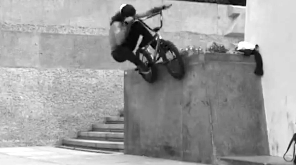 Raphael Jeroma-Williams hat von seiner sechsmonatigen Europareise eine Wohnmobilladung Knallerclips mit nach Hause gebracht. Raph kills it, check it out!