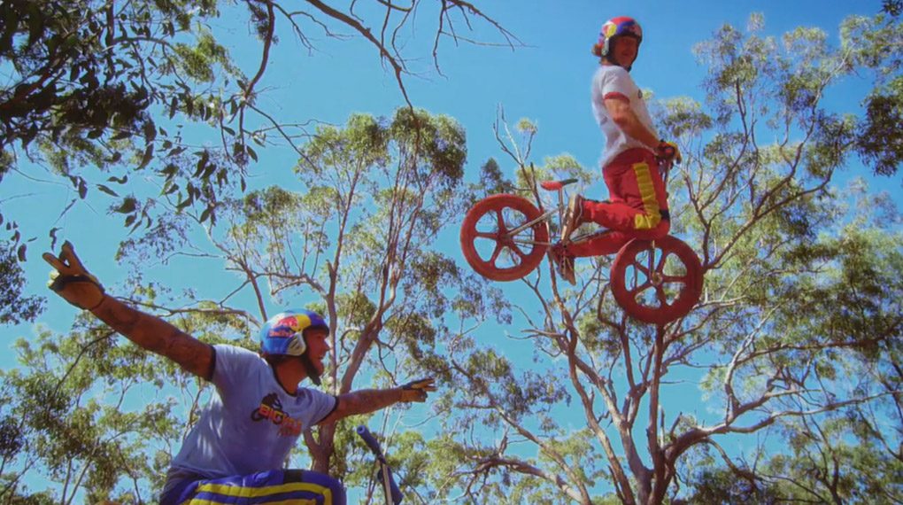 Sieht so aus, also ob sich Mike "Hucker" Clark und Corey Bohan für ihr neues Videoprojekt den 1980er Jahre Kultfilm 