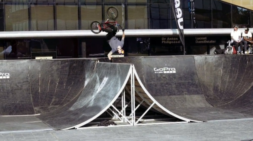 Trickgeballer in auf dem The Hague Pro Freestyle Contest 2015 – Hier sind die Highlights von Daniel Wedemeijer, Tom Van Den Bogaard, Kostya Andreev uvm.