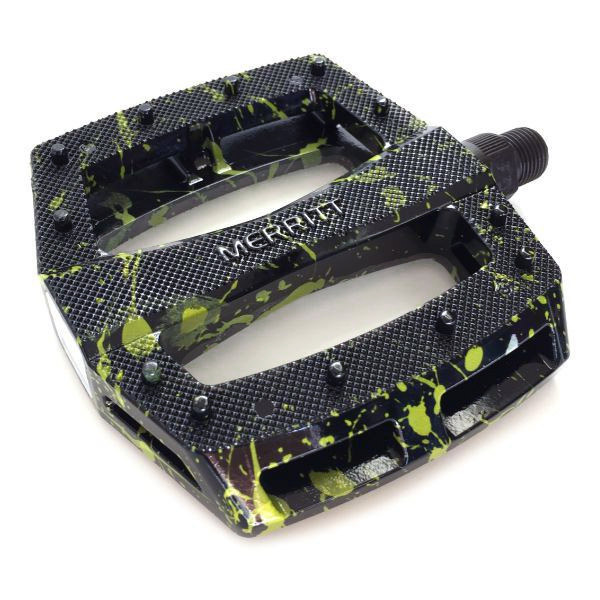 Merritt verwendet für die P1-Pedale eine spezielle Nylon-Glasfaser-Mischung, die die Dinger besonders langlebig machen sollen.