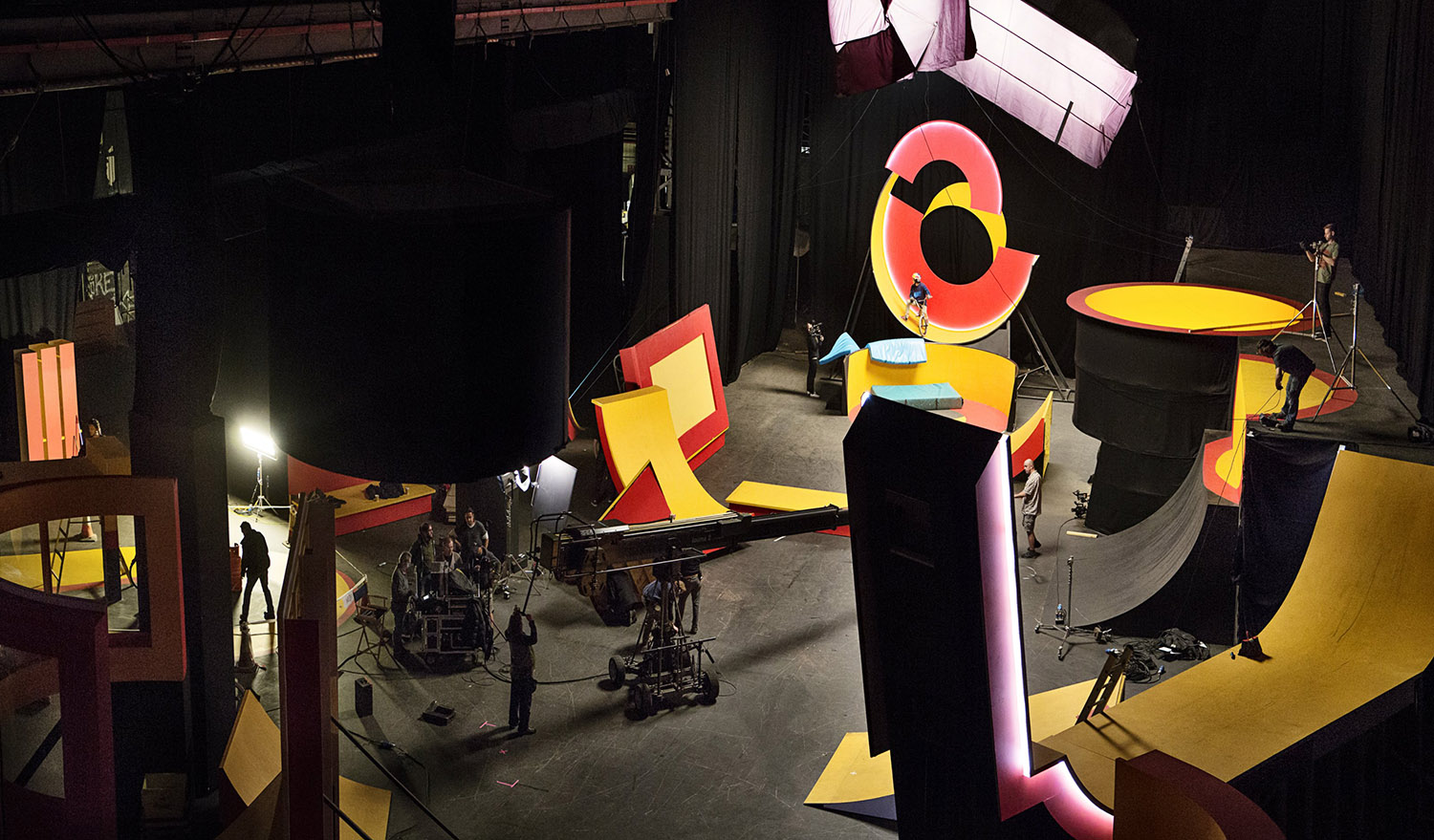 Ein Blick hinter die Kulissen bei den Dreharbeiten zu Kaleidoscope; Foto: Rutger Pauw / Red Bull Content Pool