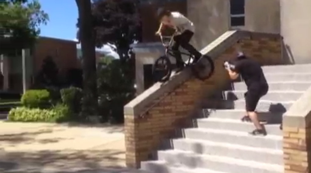 Craig Passero beweist in diesem Video für Primo einmal mehr, dass er ein begnadeter Techniker ist. Und den Ender macht er kurzerhand im Regen. Sick!