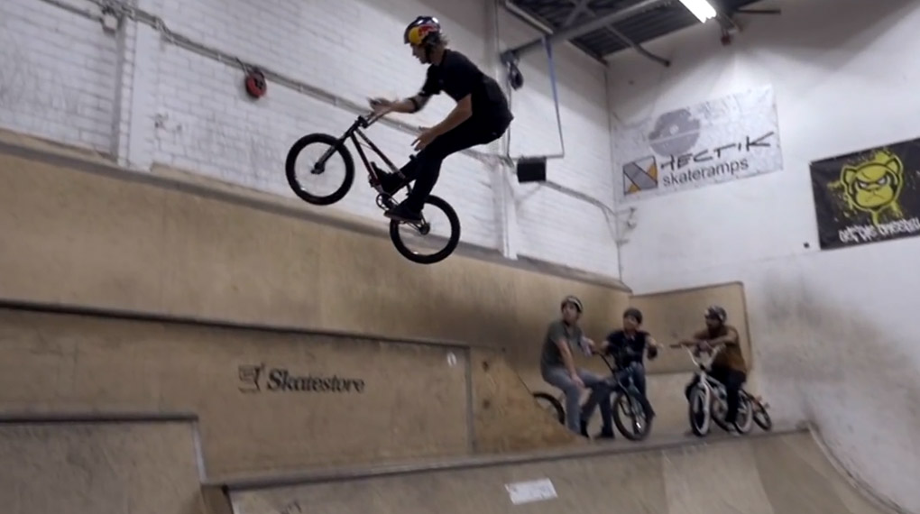 Drew Bezanson hat vor dem Pro Freestyle Contest in Den Haag im Skateland Rotterdam vorbeigeschaut. Hier ist das Video von der Session.