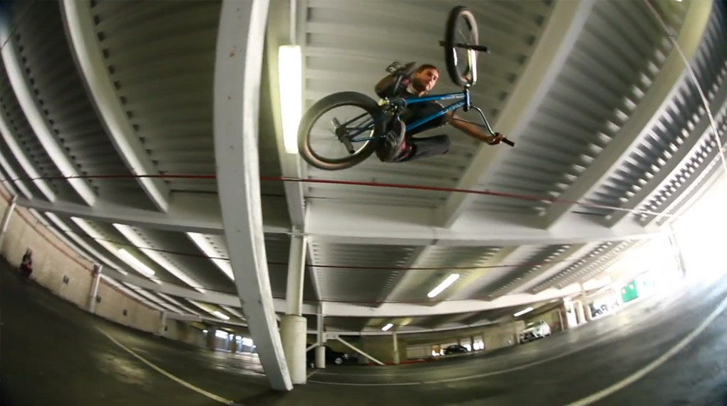 Wer braucht schon den perfekten Spot? Drew Hosselton auf jeden Fall nicht. In seinem Pro Part für das Ride Magazine fährt er sogar einen Kaktus. Geiler Typ!