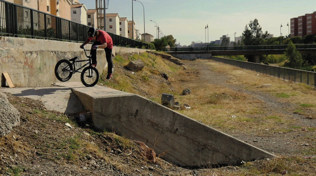 Julian Bachmann hat während seines Málaga-Urlaubs einige der berühmtesten Spots der spanischen Mittelmeermetropole beehrt. Mehr dazu in diesem Video.