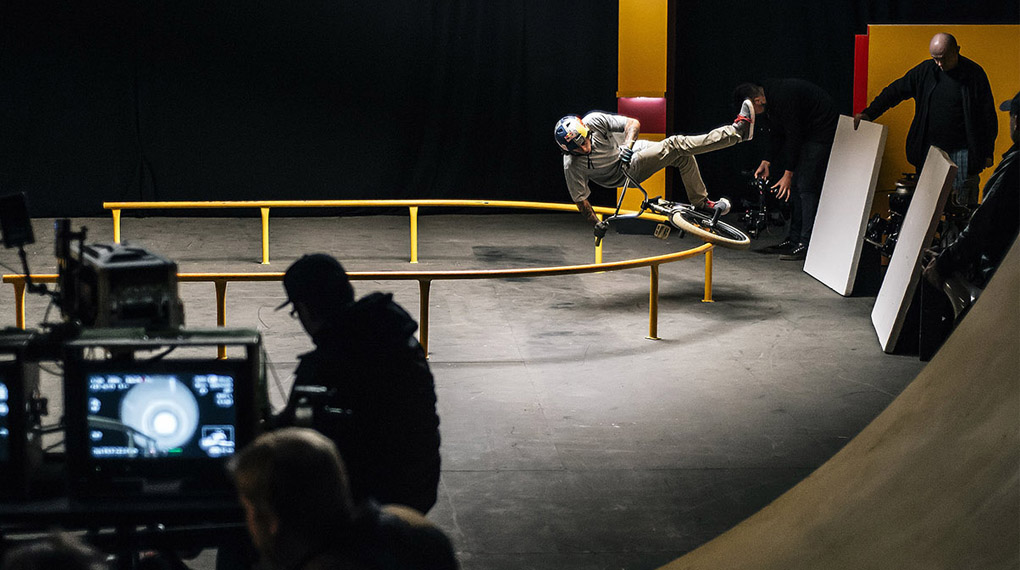 1 Millionen Pfund hat Red Bull für das Kaleidoscope-Video mit Kriss Kyle hingeblättert. Hier blicken wir hinter die Kulissen bei dem teuersten BMX-Dreh ever.