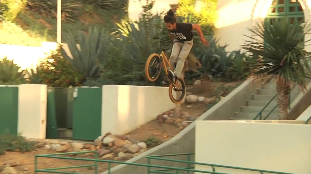 WTF?! éclat hat ein neues Video von Shane Weston gedroppt, das direkt aus der Zukunft kommt und randvoll mit technischen Leckerbissen ist. Mmmh, schmecki!