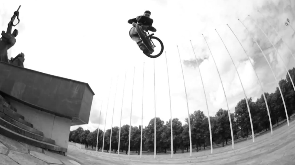 Die Zeichen stehen gut, dass der 7. Dezember 2015 ein super Tag wird, denn dann droppen sowohl wethepeople als auch Animal Bikes ihre neuen Videos.