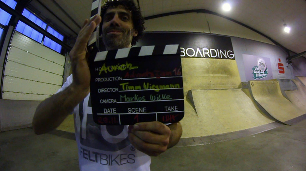 Der Adventsjam 2015 fand am letzten Novemberwochenende zum 16. Mal in der Skatehalle Aurich statt. Wer in Ostfriesland abgegangen ist, zeigt unser Video.