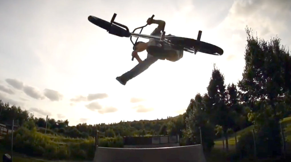 Der Ruhrpottlocal Christian Hornemann hat seine besten Clips der vergangenen drei Jahre zu einem schicken Videoclip zusammengeschnitten. Mehr dazu hier.