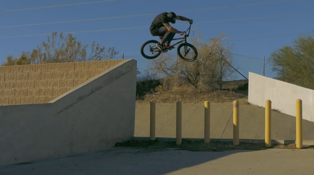 Monster Energy hat Dakota Roche, Andrew Castaneda, Grant Germain und Mikey Tyra einen Trip nach Palm Springs spendiert, wo es jede Menge tolle Spots gibt.