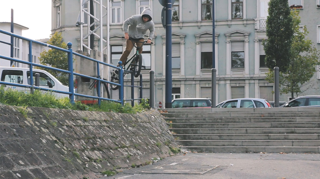 Banger über Banger! Sebastian Nitsche und Moritz Nußbaumer haben mit ihrem Edit von Daniel Tünte den 2. Platz beim Bangers-Videocontest 2015 belegt.