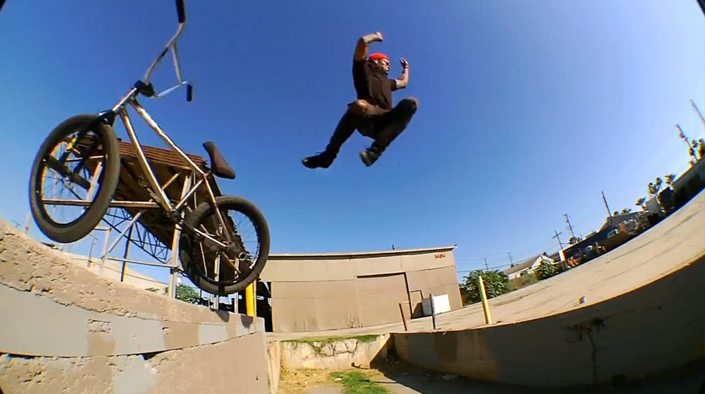 Volume One ist die erste Folge einer neuen Videoserie von Volume Bikes und Josh Clemens, Billy Perry sowie Demarcus Paul legen gleich los wie die Feuerwehr.