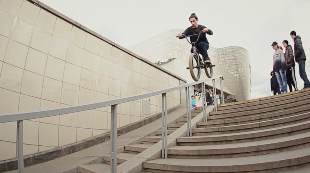 Der Railride des Todes, Justin Spriet, BMX im Iran, Airs bis unter die Hallendecke und das Comeback von Animal Bikes.