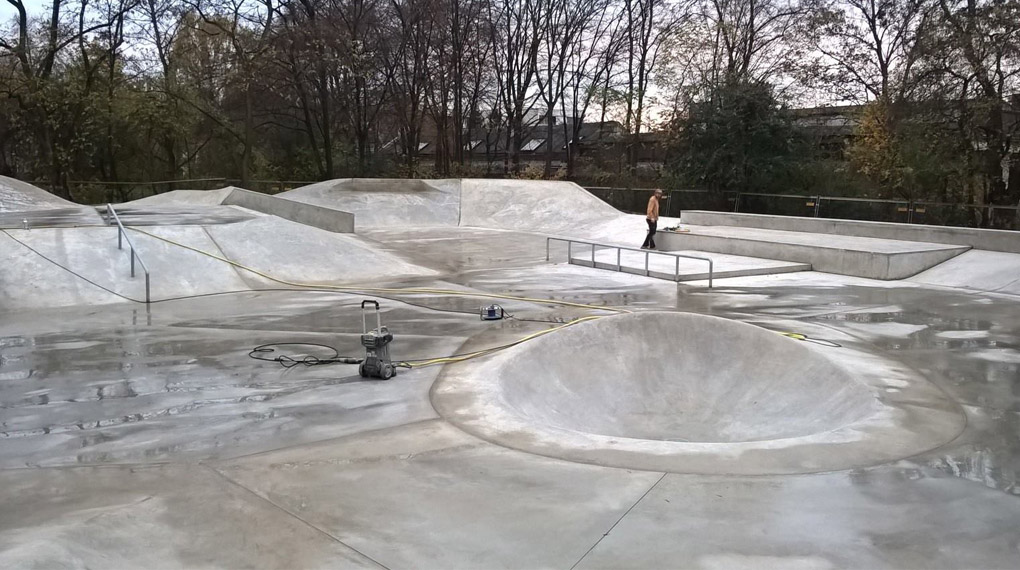 Du träumst von einem Skatepark vor der eigenen Haustür? Hier ist ein 10-Punkte-Plan, der dich der Erfüllung deines Traums ein großes Stück näher bringt.