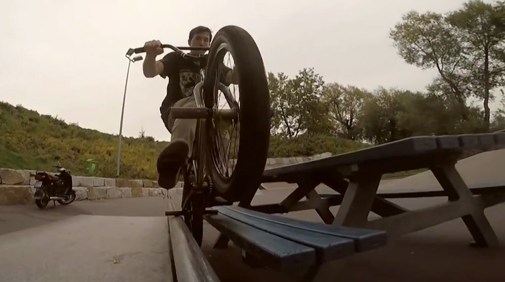 Der Skatepark in Zella-Mehlis hat nicht viel zu bieten, aber dank seines Ideenreichtums hat Steffen Kummer trotzdem ein gutes Video dort zustande bekommen.