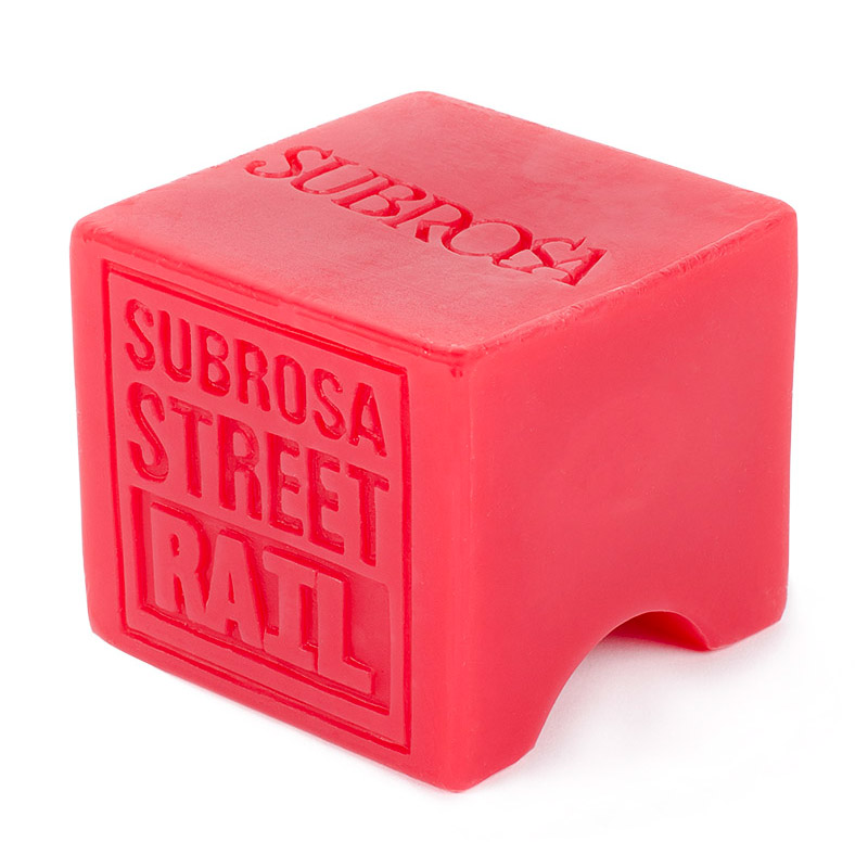 Passend zum Street Rail bietet Subrosa auch diesen Waxklotz an, dessen runde Aussparung perfekt zum Rail passt