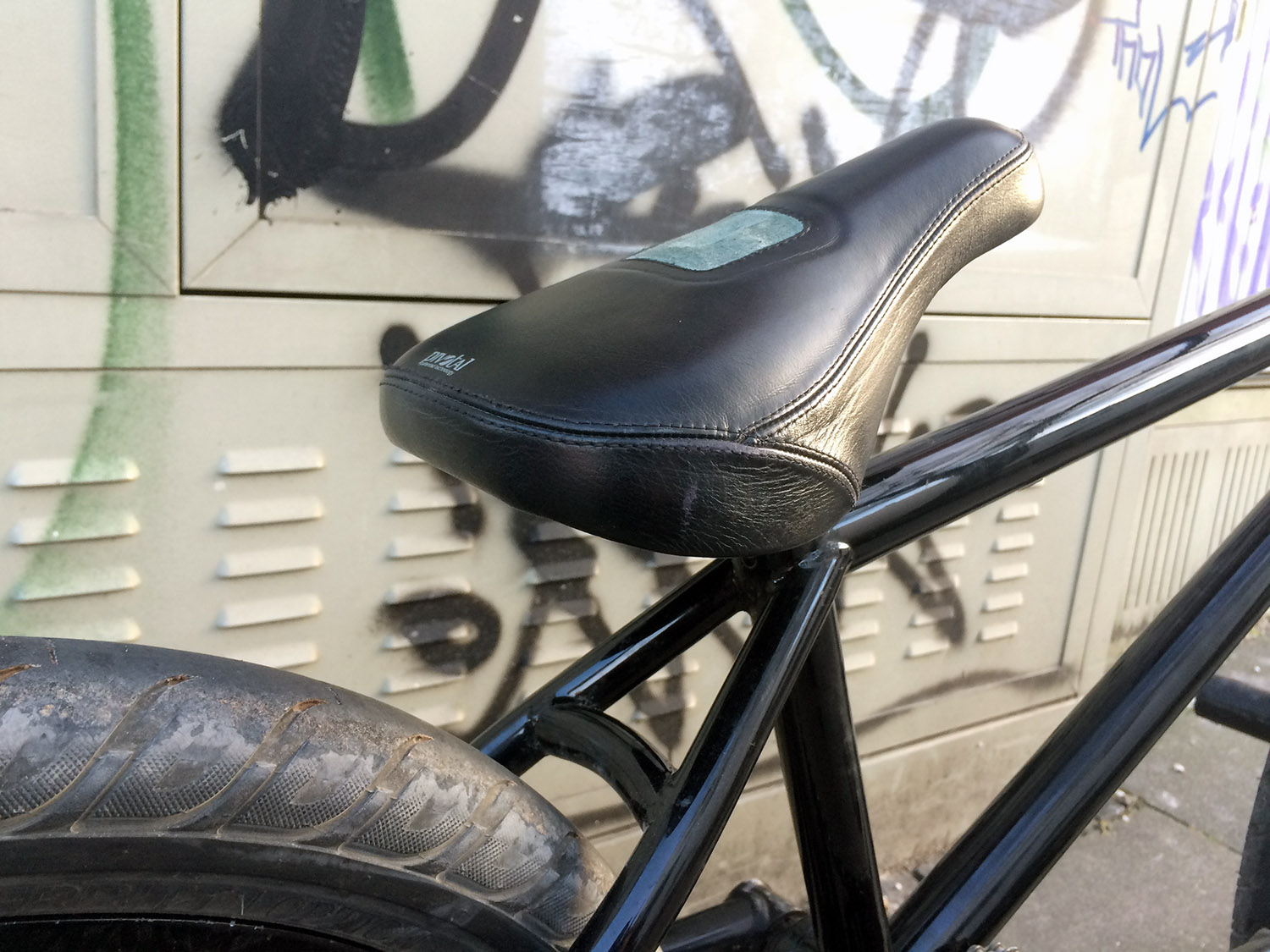 Nix für Veganer: Der SL1-Sattel von Merritt ist mit echtem Leder bezogen