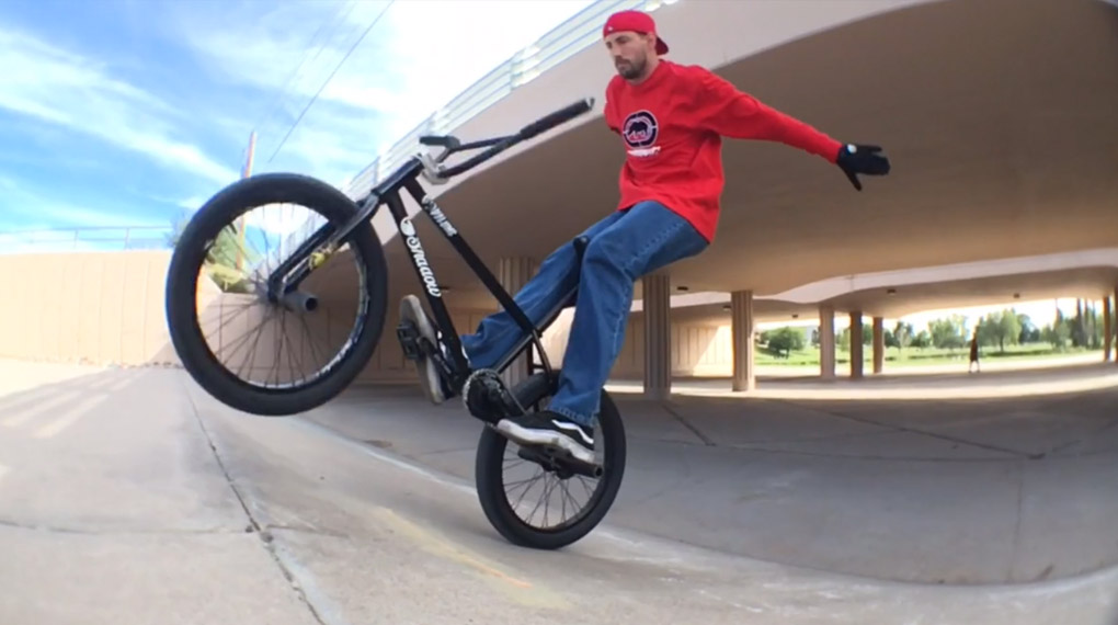 Der Freecoastergott schlägt wieder zu! Eric Bahlman hat seine besten Insta-Clips zu einem Video voller technischer Leckerbissen zusammengeschnitten. WOW!