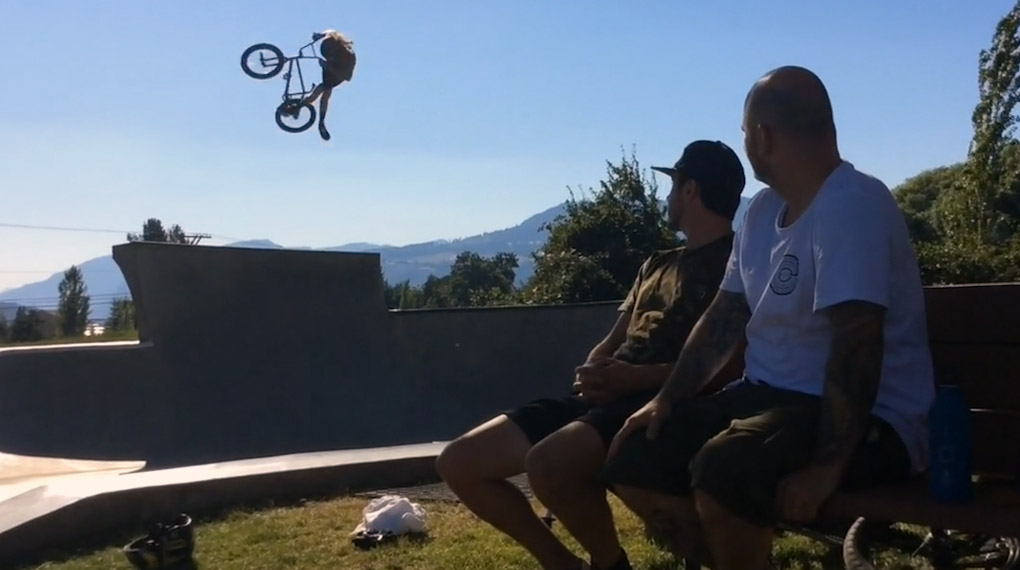 Sebastian Keep hat mit seinem iPad ein großartiges Behind-the-scenes-Video auf dem ‘Roaming The North West‘-Trip des europäischen Vans-Teams gefilmt.