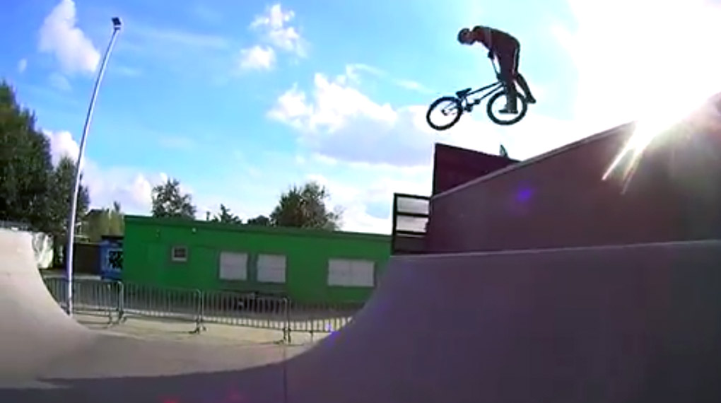 Marc Adelwarth haut in seinem Welcome-Edit für Cube Energy Drinks ein paar gute Dinger auf Rampen in Hamburg, Flensburg und sogar Spanien raus.