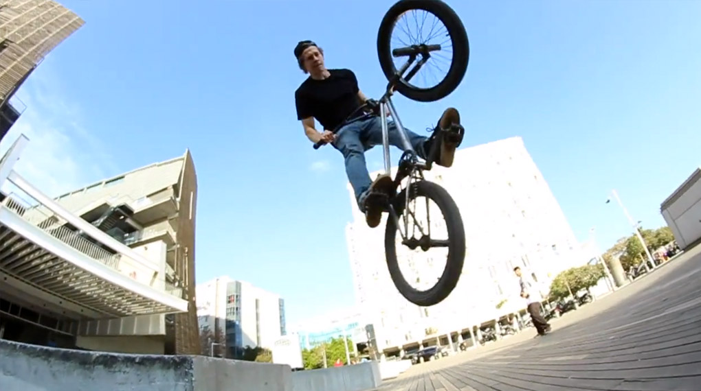 Lukas Häusler, Niklas Beyer, Louis Zimmer und Marius Mallmann von Vullhabnx waren über Silvester in Barcelona. Hier ist sind Video von ihrem Spanienurlaub.