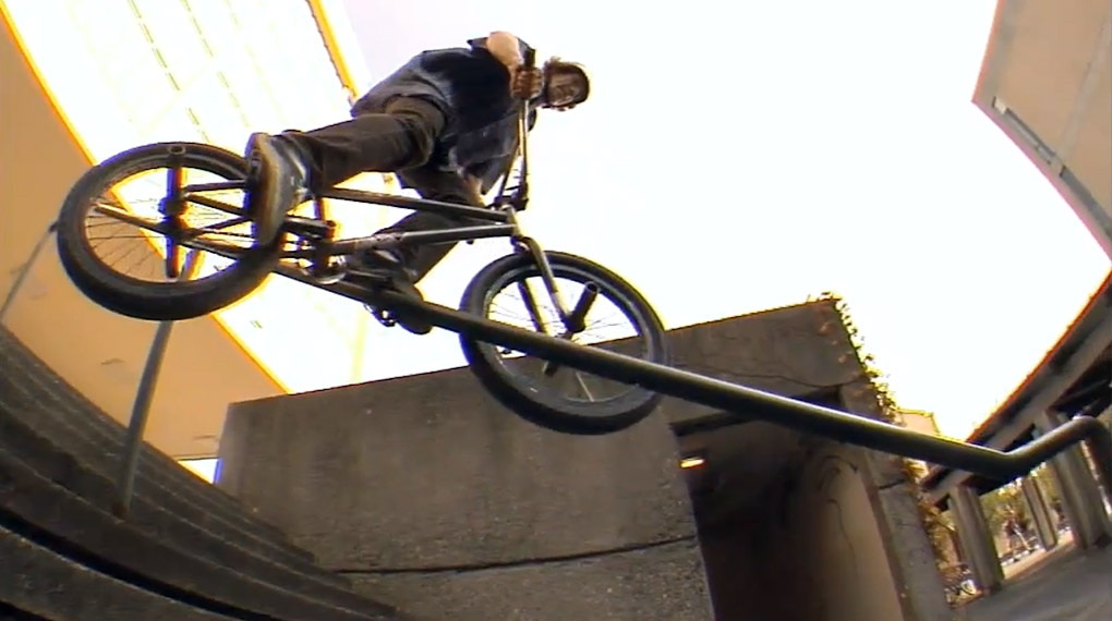 Der Name Owen Dawson versetzt die Handrails von Kanada in Angst und Schrecken. Hier ist sein Welcome-Edit für Volume Bikes X Killemall Distribution.