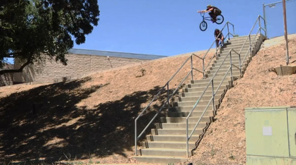 Halb Spezialist für das Leertreten von BMX-Übersetzungen, halb todesmutiger Klippenspringer – willkommen in der wunderbaren Welt von Tom Villarreal!