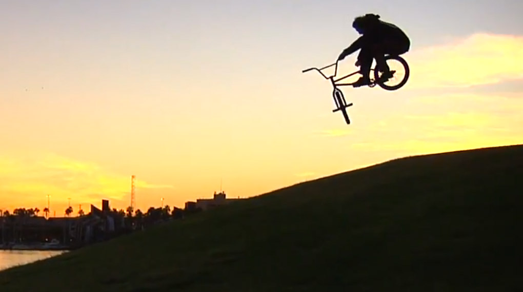 Vincente Candel ist eine wandelnde Party. Mehr dazu in diesem Urlaubsvideo von der Kalifornienstippvisite des spanischen Fitbikeco.-Fahrers.