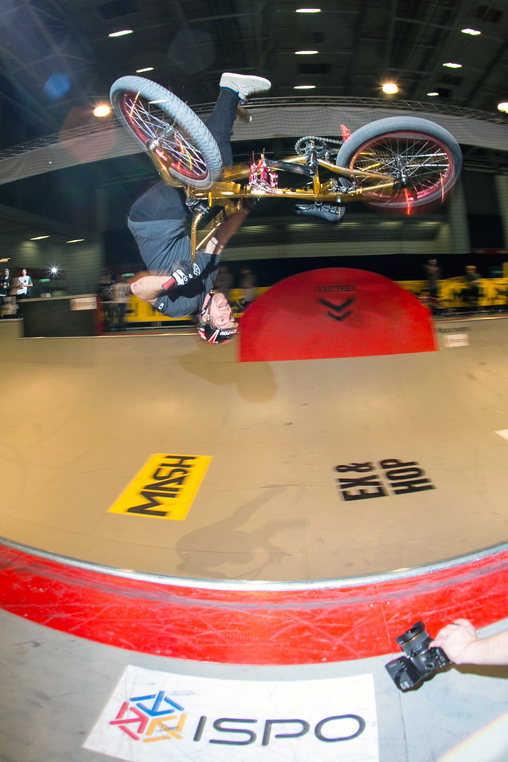 JB Peytavit hat schon vor Jahren seine "richtige" Seite abgeschafft. 180 Helikopterkatze to 7. Platz