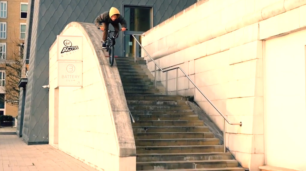 Alex Kennedy hat für seinen Nahrungsergänzungsmittelsponsor Nyishar ein kleines Meisterwerk auf den winterlichen Straßen von London gefilmt.