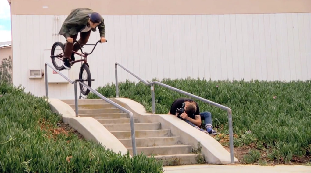 Hier entlang für über 5 Minuten BMX-Street vom Feinsten mit Garrett Reynolds, Chad Kerley, Dan Lacey, Alex Kennedy, Dakota Roche, Courage Adams uvm.