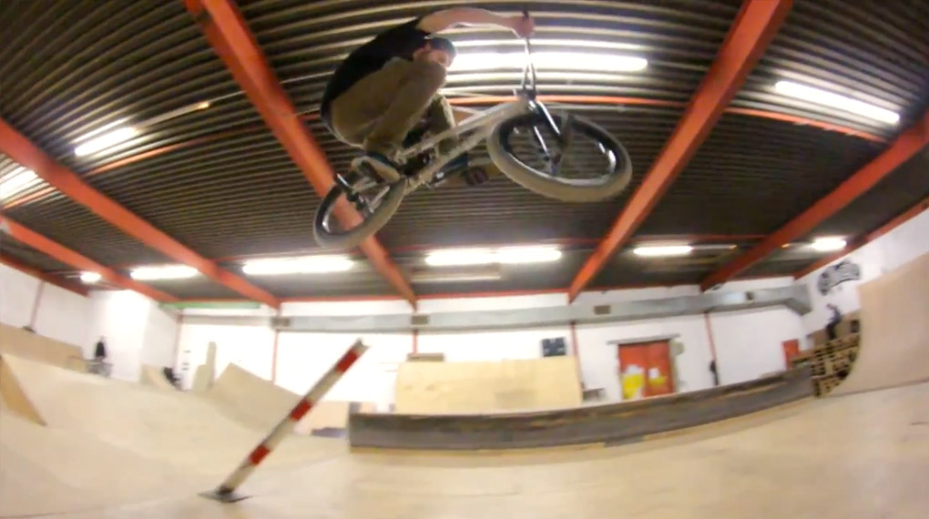 Der Hannover-Local Robin Gehmeyer bringt in diesem Video sowohl seine Pegs also auch seinen Freecoaster im 167 zum Glühen.