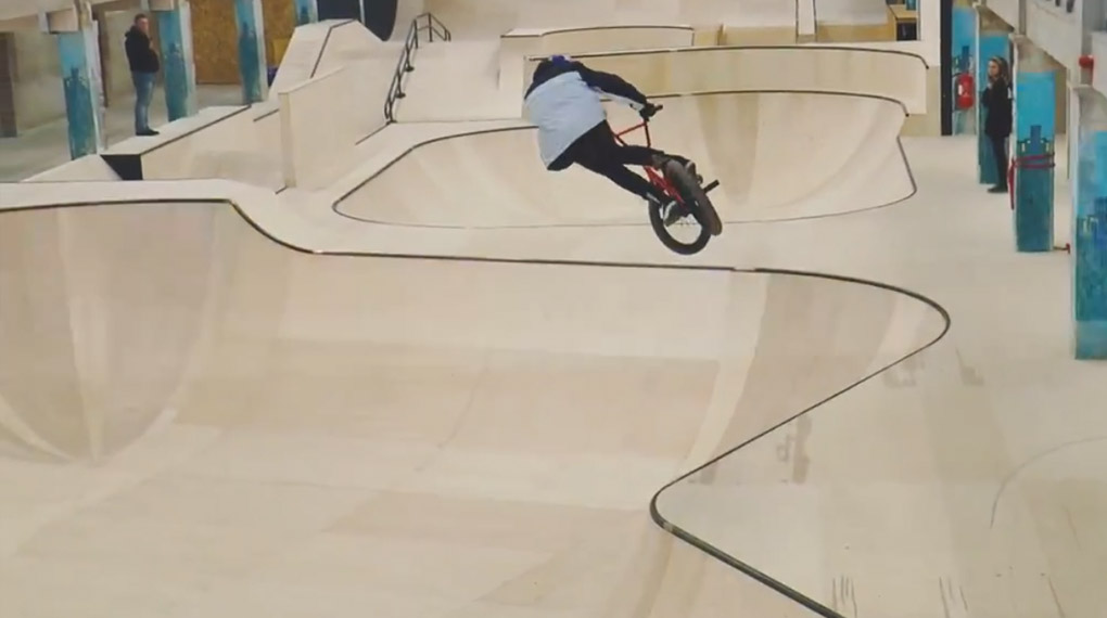 Unterirdische Traumlocation: Dan Lacey, Kriss Kyle, Alex Donnachie und Kevin Kalkoff haben sich für dieses Video den Bowl im neuen Source Park vorgeknöpft.