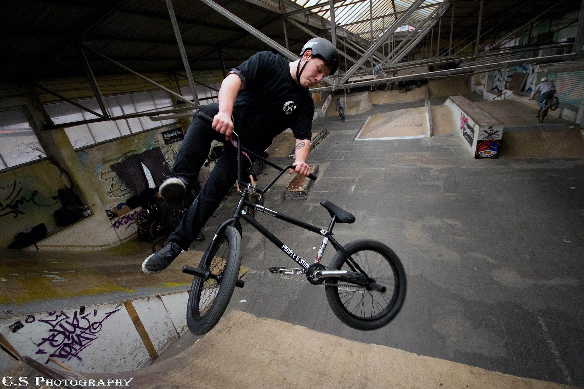 Leon Hoppe war extra aus Krefeld angereist, um der Boost-Halle ihre letzte Ehre zu erweisen