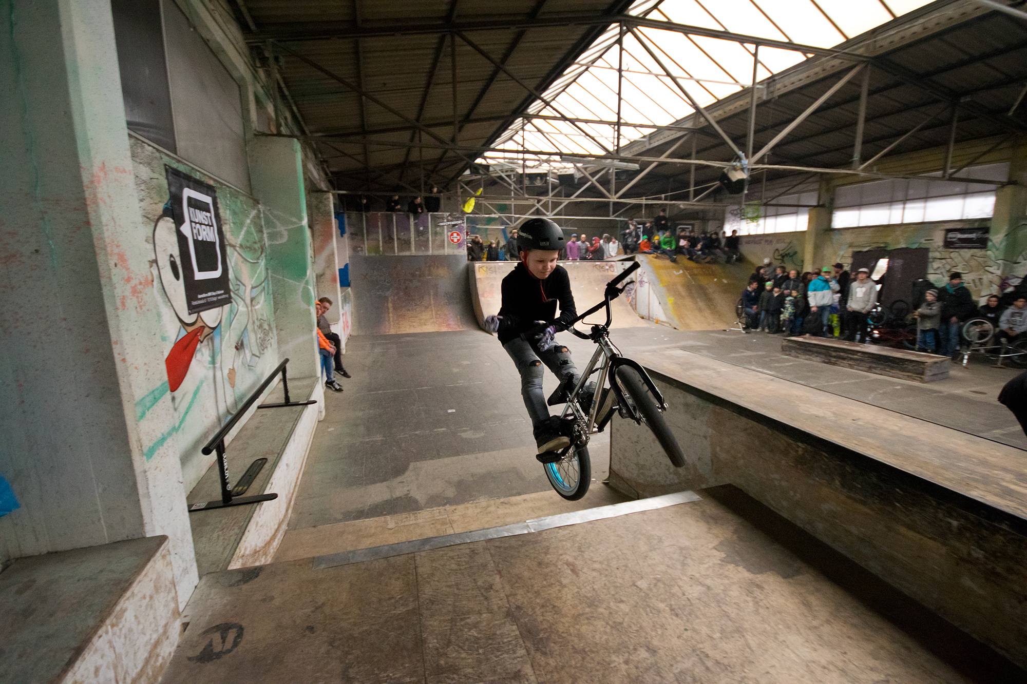 Moritz Kuhn staubte mit Tricks wie diesem Barspin den 1. Platz in der Kids-Klasse ab