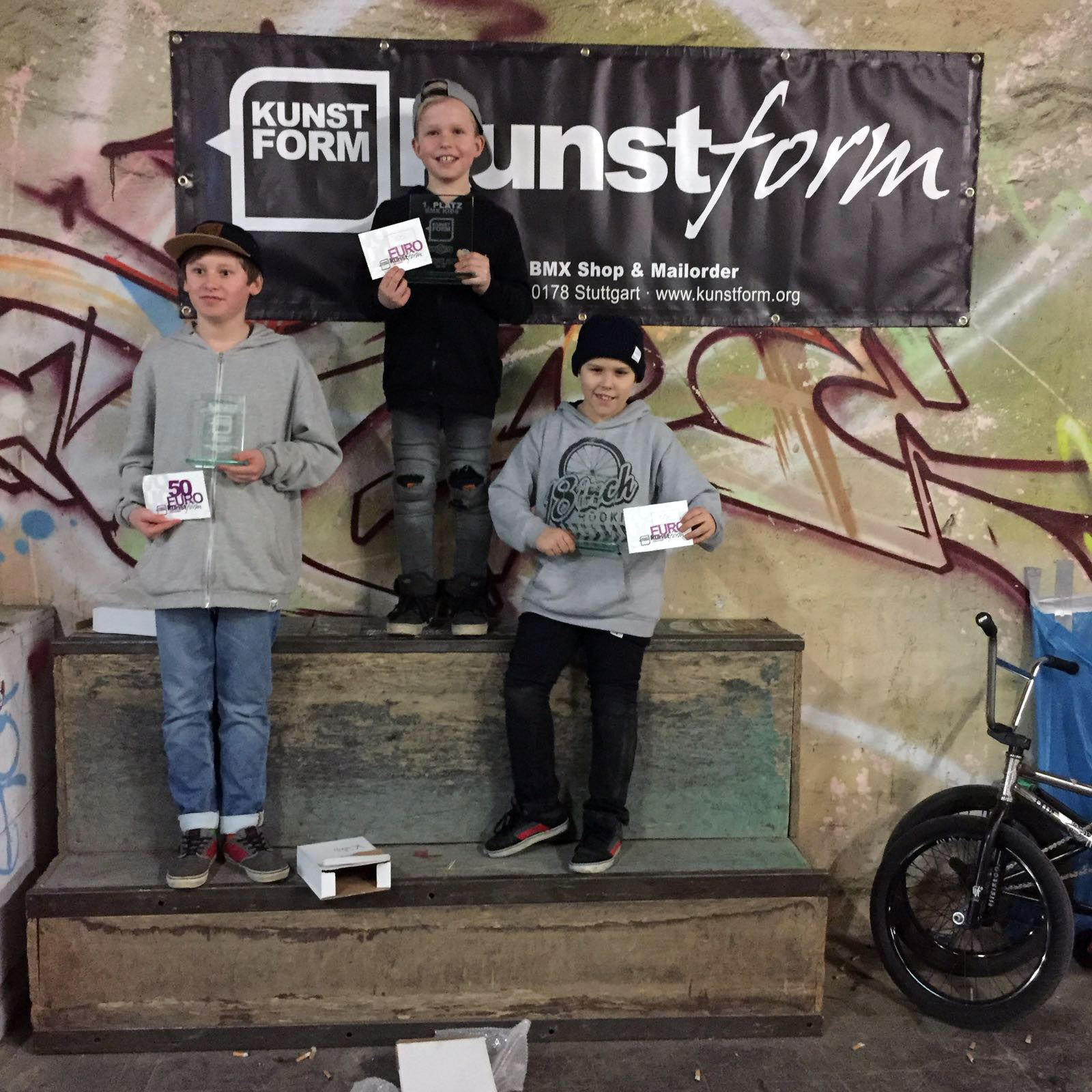 Die Gewinner der Kids-Klasse bei der Last Boost Session sind (v.l.n.r.): Louis Trieb (3.), Moritz Kuhn (1.) und Mika Köhler (2.)