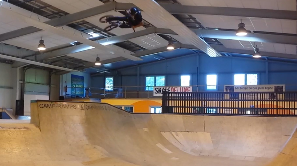 Wie ab er geht! Hier sind sechs Minuten mit den besten Clips, die Fabian Haugk im Jahr 2015 auf seinen Instagram-Account (@ianhawkbmx) hochgeladen hat.