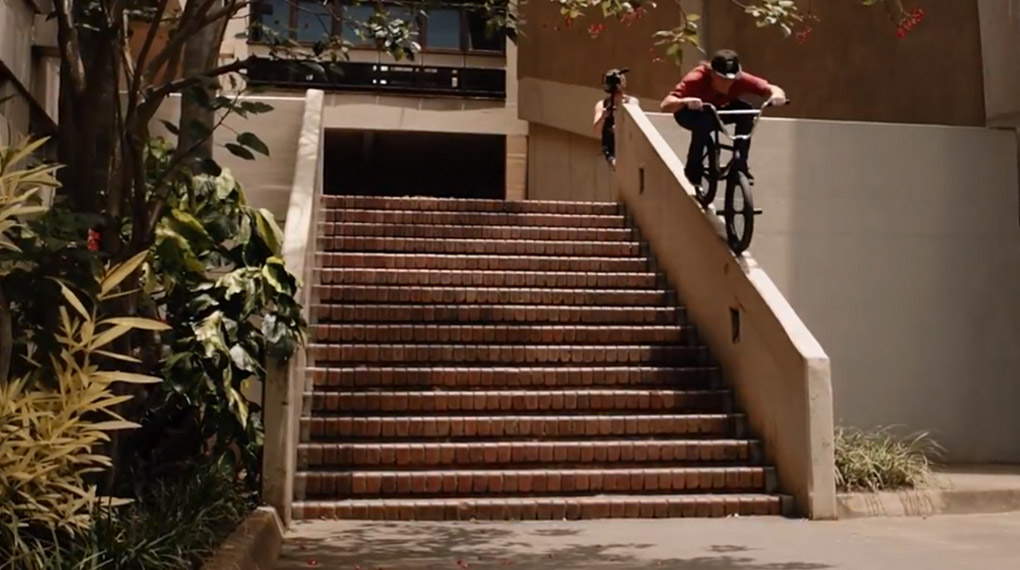 Fernando Laczko hat für Monster Energy 12 Tage lang die Straßen von Durban (Südafrika) unsicher gemacht. Das dabei entstandene Video ist rundum zu empfehlen.