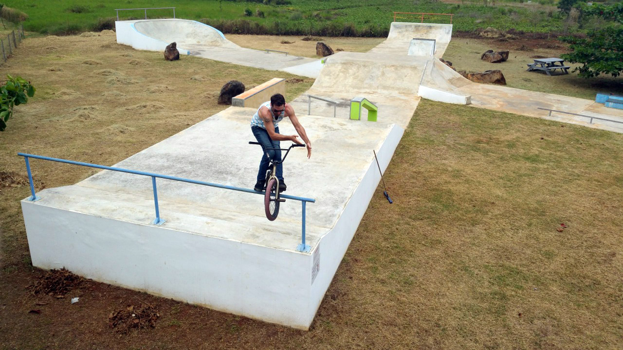 Max Gaertig Barspin Sprocket Stall Skatepark Mauritius